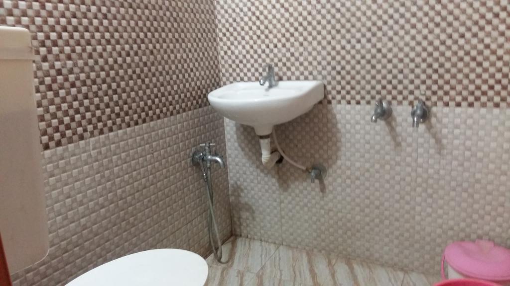 Niya Nest Homestay Kochi Buitenkant foto