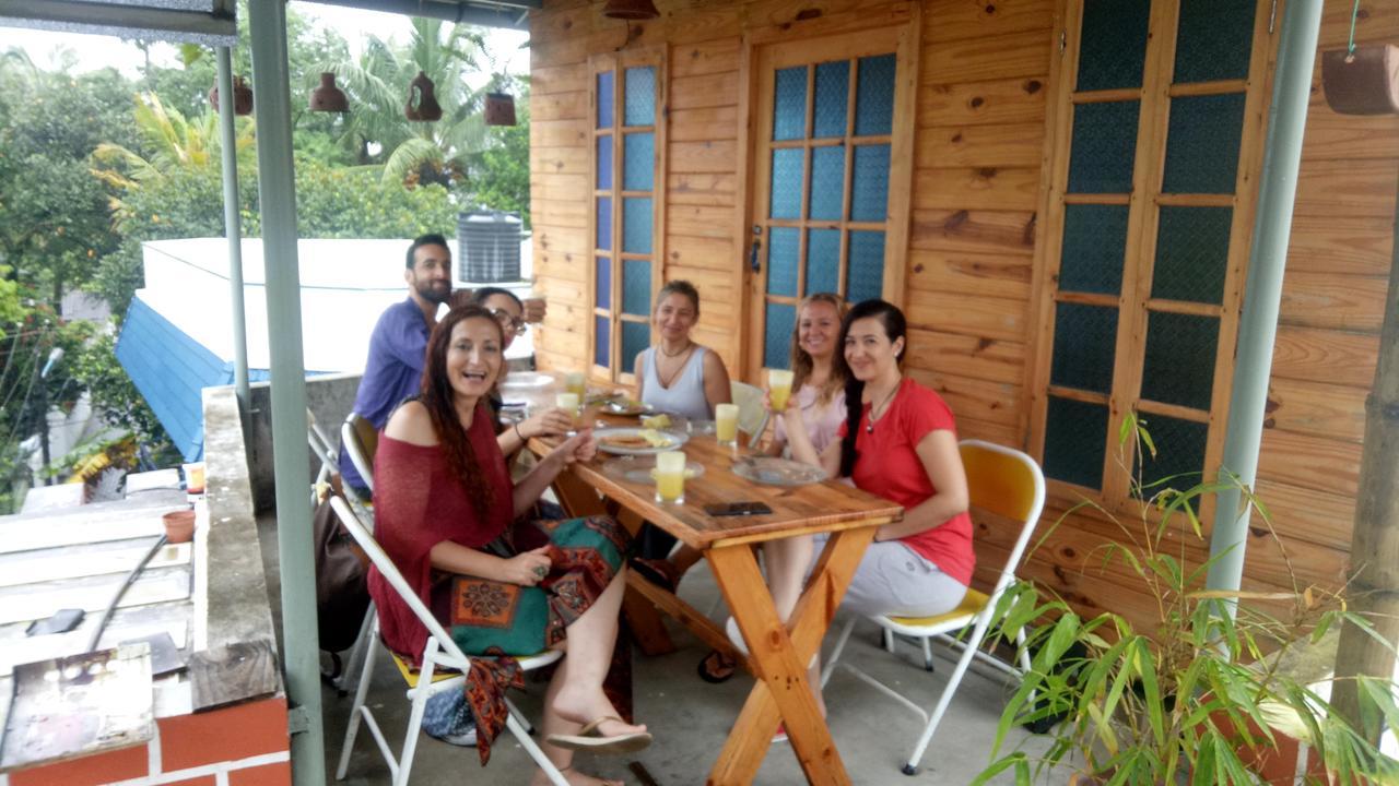Niya Nest Homestay Kochi Buitenkant foto