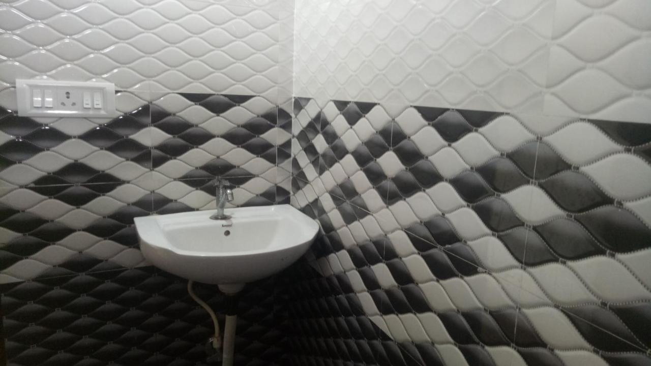 Niya Nest Homestay Kochi Buitenkant foto